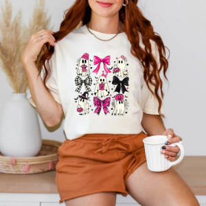 Custom Halloween ghosts pink coquette natural T-Shirt